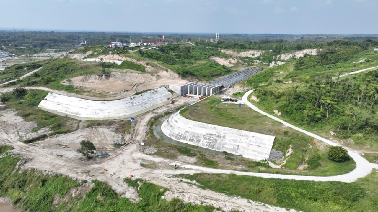 Intake kanan Bendungan Karangnongko
